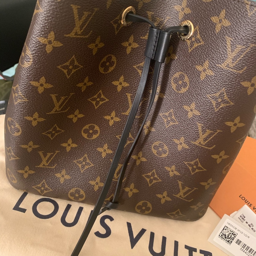 Louis Vuitton NeoNoe MM